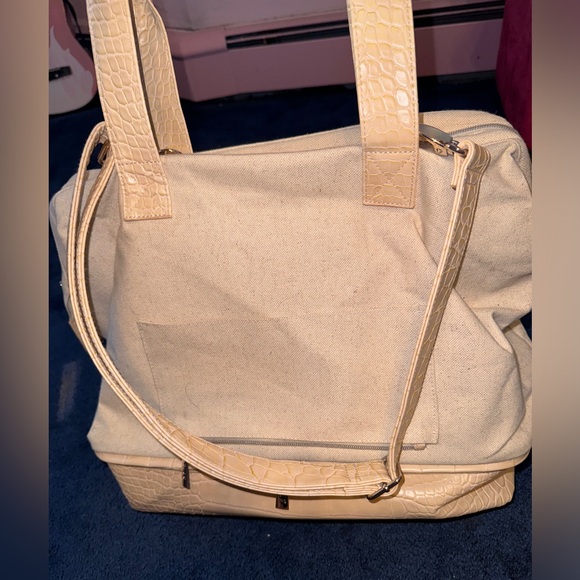 Beis Weekender Bag - Picture 3 of 13